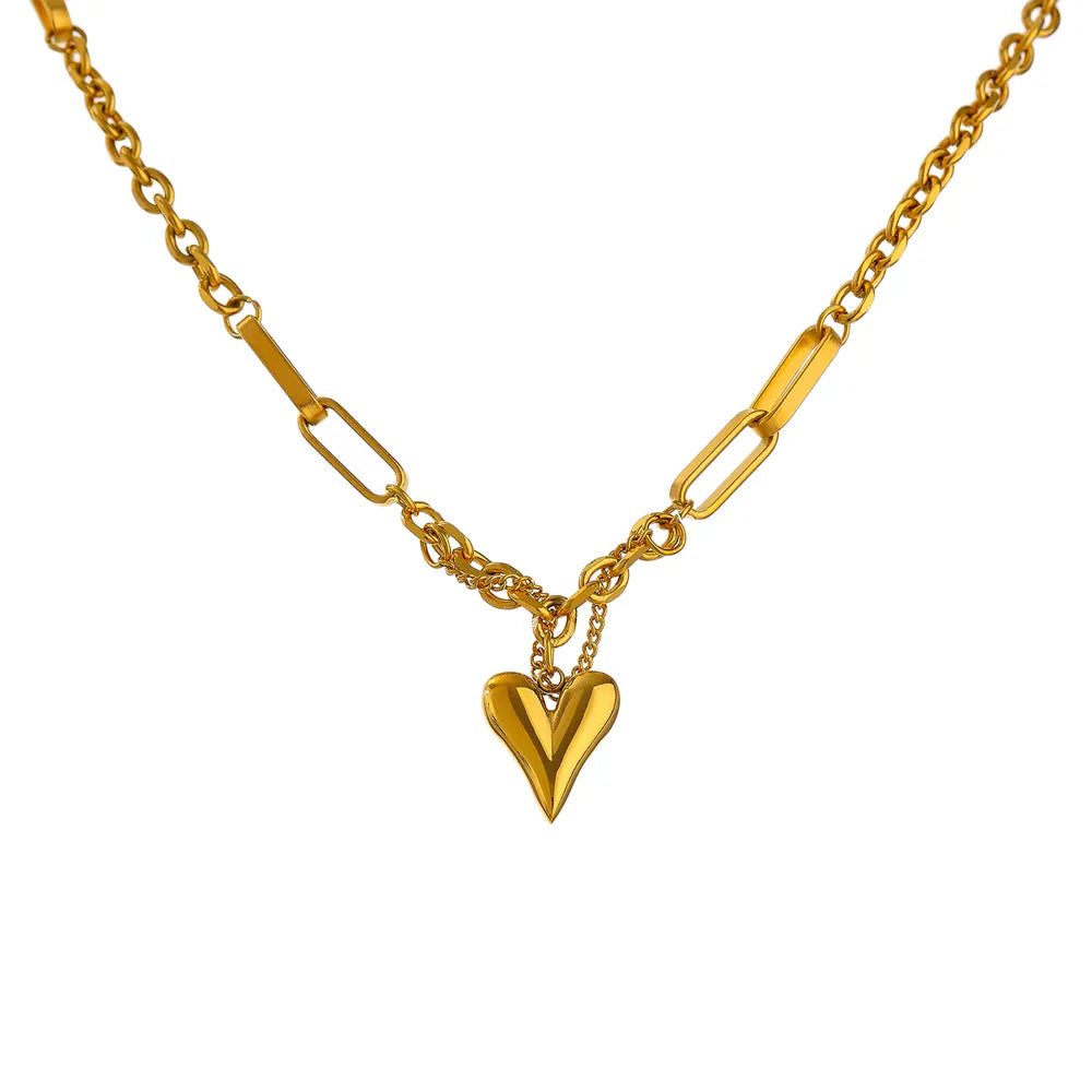 Intricate heart necklace Gold