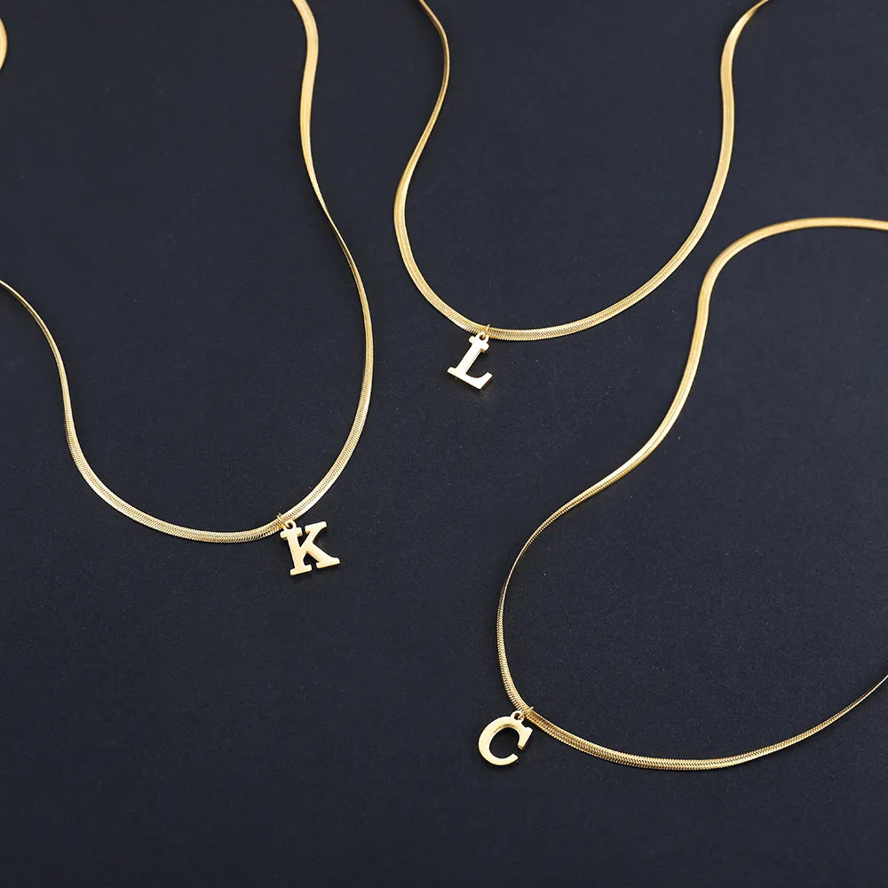 Minimal A-Z Pendant Gold